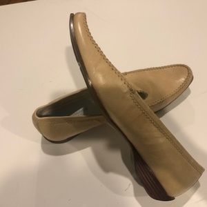 Liz Claiborn FLEX nude loafers